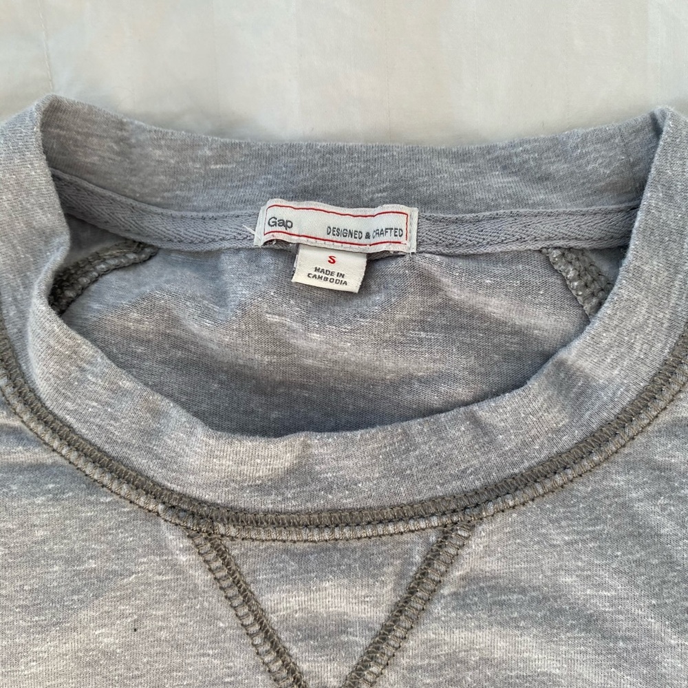 Gap long sleeve size small